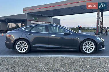 Лифтбек Tesla Model S 2016 в 