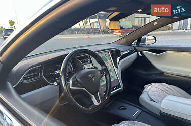 Лифтбек Tesla Model S 2016 в 