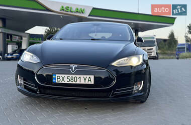 Лифтбек Tesla Model S 2014 в 
