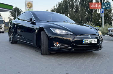 Лифтбек Tesla Model S 2014 в 