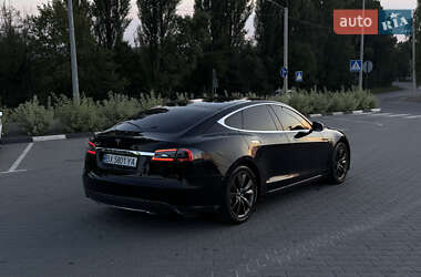 Лифтбек Tesla Model S 2014 в 