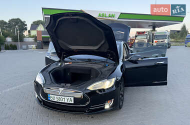 Лифтбек Tesla Model S 2014 в 