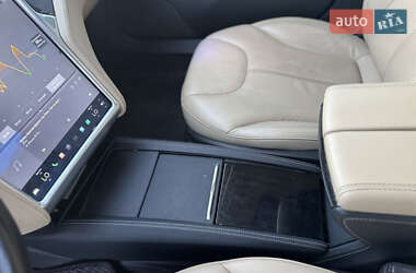 Лифтбек Tesla Model S 2014 в 