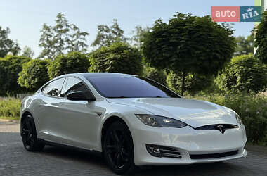 Ліфтбек Tesla Model S 2014 в 