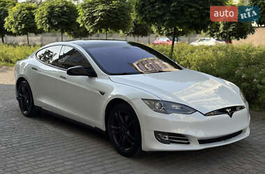 Ліфтбек Tesla Model S 2014 в 