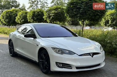 Ліфтбек Tesla Model S 2014 в 