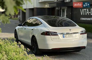 Ліфтбек Tesla Model S 2014 в 