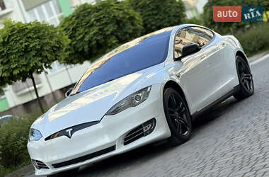 Ліфтбек Tesla Model S 2014 в 