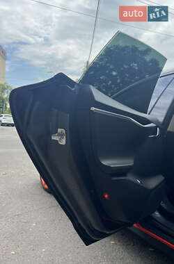Ліфтбек Tesla Model S 2015 в 