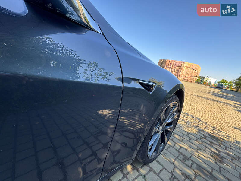 Лифтбек Tesla Model S 2017 в Одессе