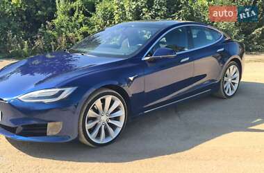 Лифтбек Tesla Model S 2017 в Ивано-Франковске