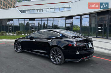 Лифтбек Tesla Model S 2013 в 