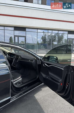 Лифтбек Tesla Model S 2013 в 