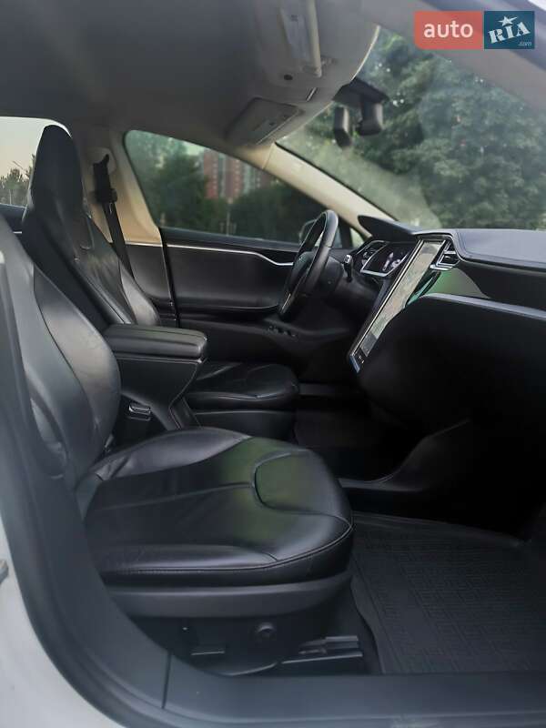 Лифтбек Tesla Model S 2014 в Днепре