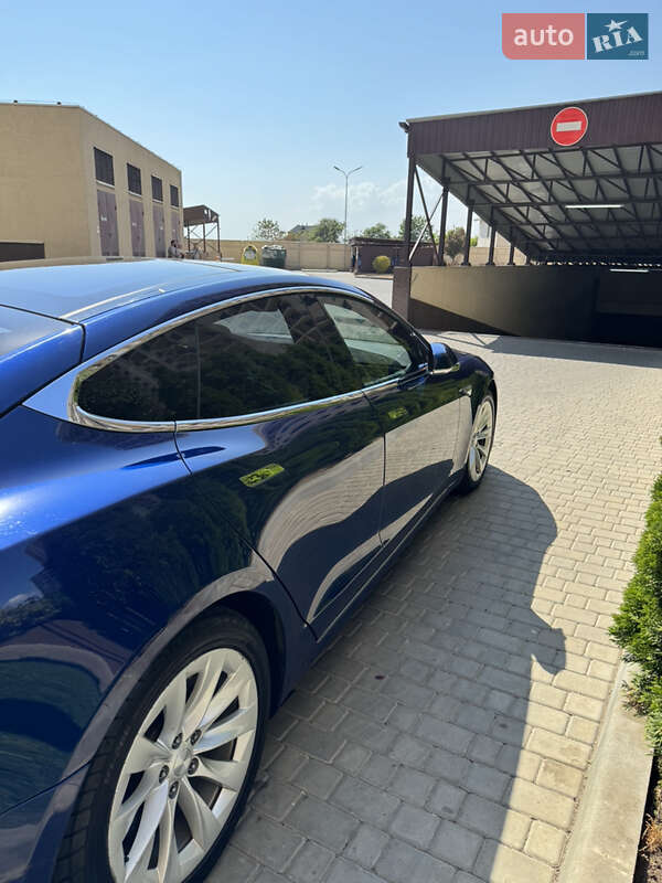 Ліфтбек Tesla Model S 2016 в Одесі