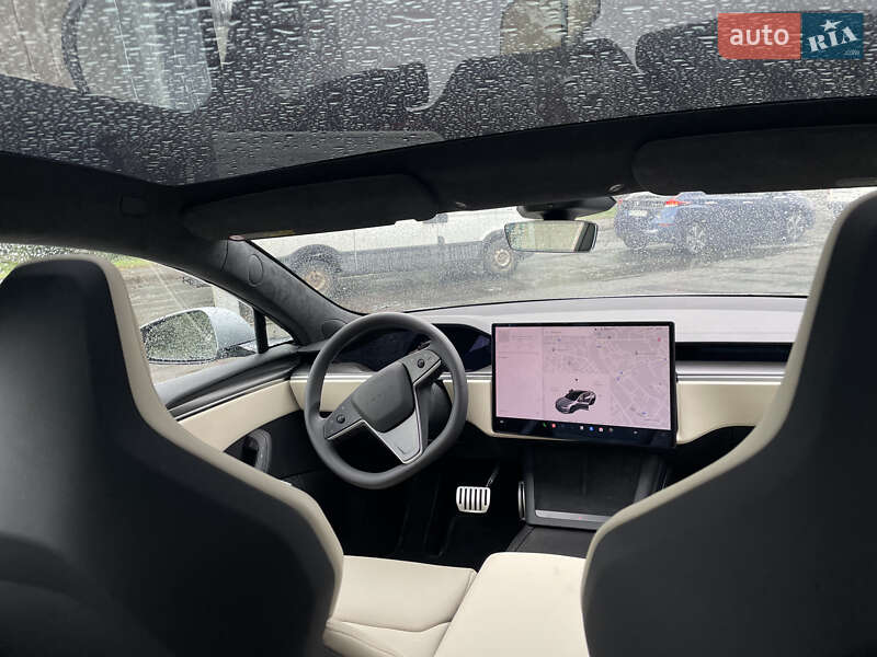 Лифтбек Tesla Model S 2024 в Львове