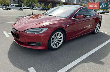 Лифтбек Tesla Model S 2017 в 