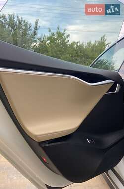 Ліфтбек Tesla Model S 2013 в 