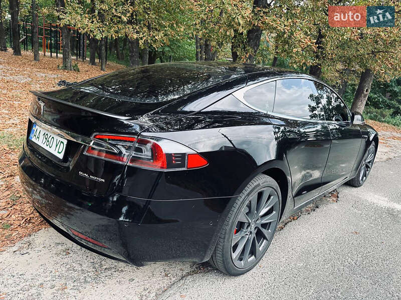 Ліфтбек Tesla Model S 2020 в Києві