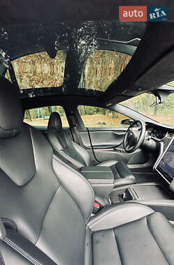 Ліфтбек Tesla Model S 2020 в 