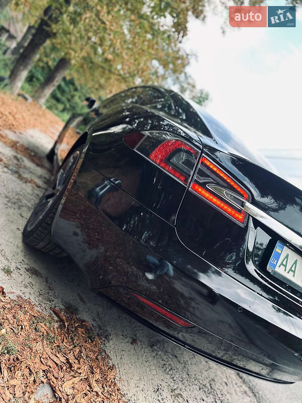 Ліфтбек Tesla Model S 2020 в Києві
