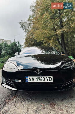 Ліфтбек Tesla Model S 2020 в 