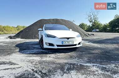 Лифтбек Tesla Model S 2016 в Черкассах