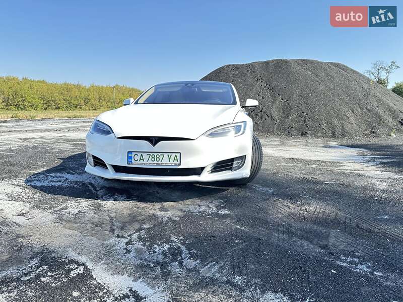 Лифтбек Tesla Model S 2016 в Черкассах фото 3 Лифтбек Tesla Model S 2016 в Черкассах