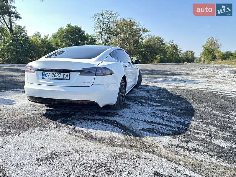 Ліфтбек Tesla Model S 2016 в Черкасах