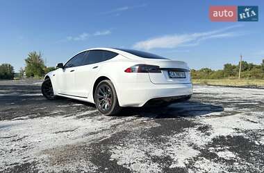 Ліфтбек Tesla Model S 2016 в Черкасах