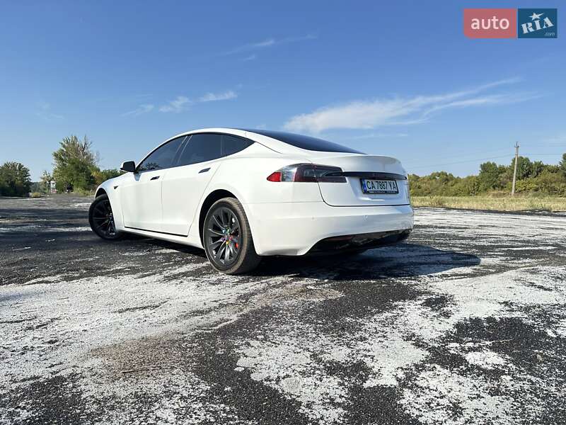 Ліфтбек Tesla Model S 2016 в Черкасах