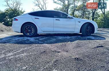 Ліфтбек Tesla Model S 2016 в Черкасах