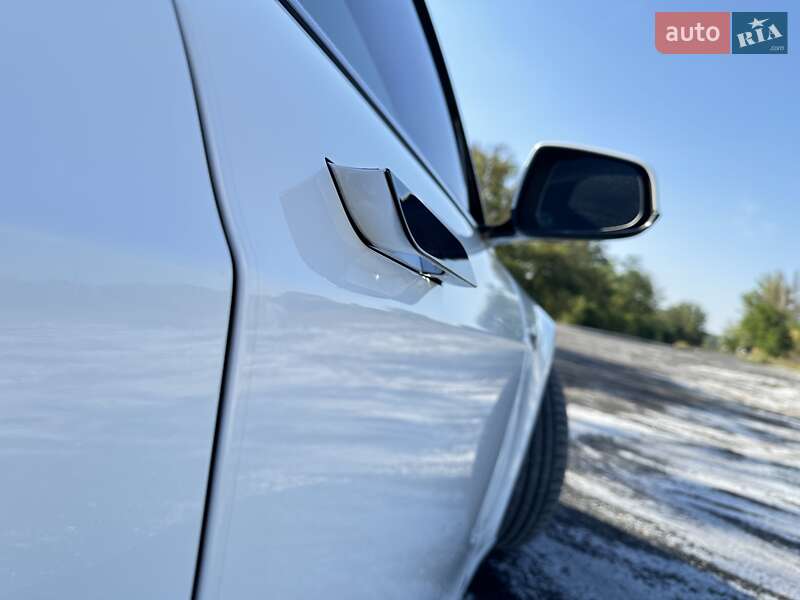 Ліфтбек Tesla Model S 2016 в Черкасах