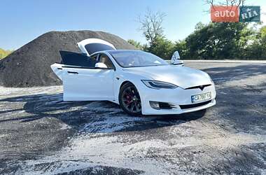 Ліфтбек Tesla Model S 2016 в Черкасах