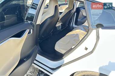 Лифтбек Tesla Model S 2016 в Черкассах