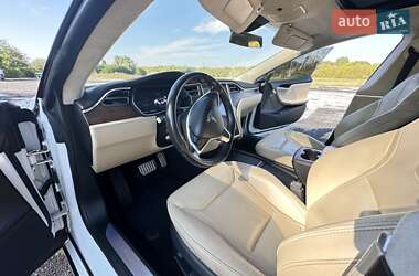 Лифтбек Tesla Model S 2016 в Черкассах