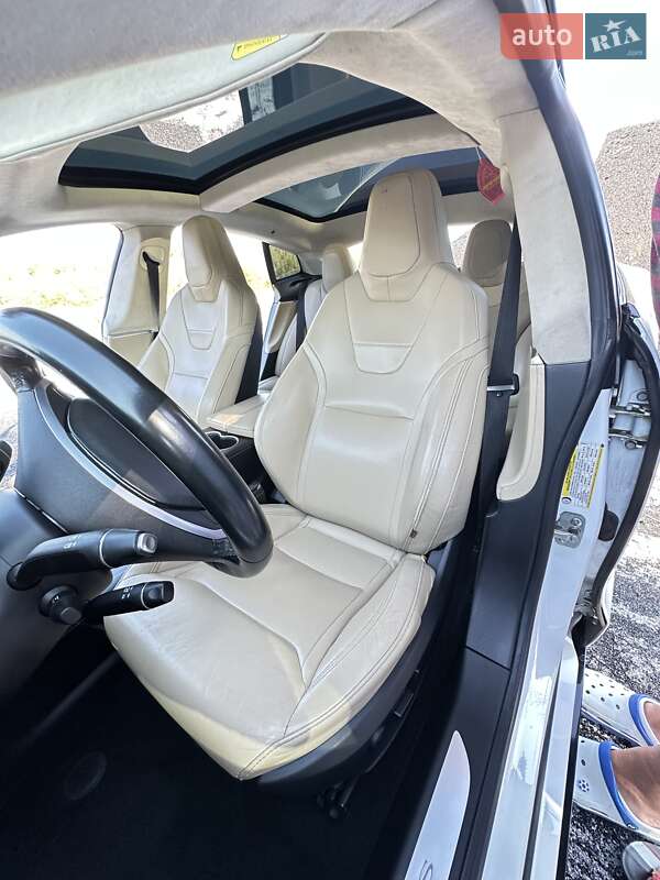 Лифтбек Tesla Model S 2016 в Черкассах фото 42 Лифтбек Tesla Model S 2016 в Черкассах