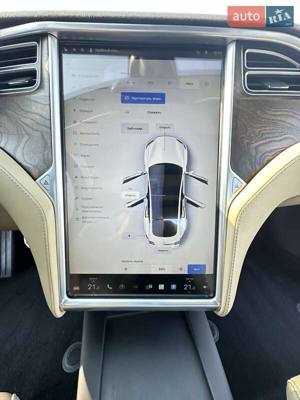 Ліфтбек Tesla Model S 2016 в Черкасах