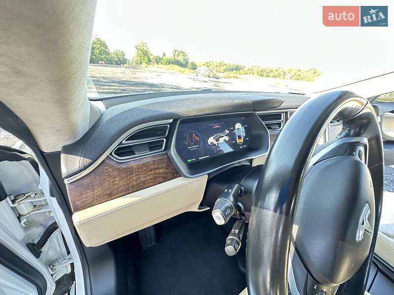 Лифтбек Tesla Model S 2016 в Черкассах фото 52 Лифтбек Tesla Model S 2016 в Черкассах