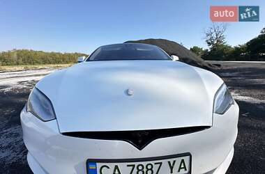 Лифтбек Tesla Model S 2016 в Черкассах