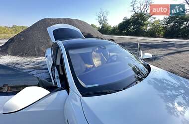 Ліфтбек Tesla Model S 2016 в Черкасах