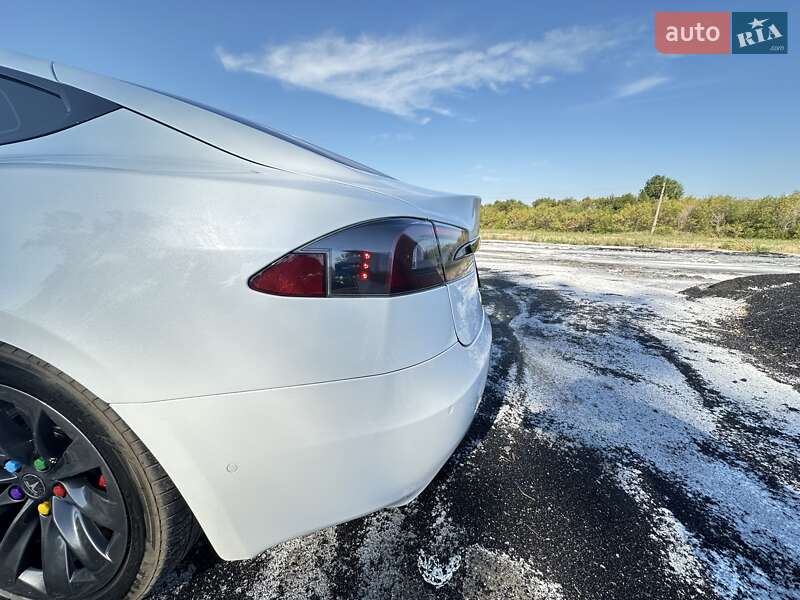 Лифтбек Tesla Model S 2016 в Черкассах фото 64 Лифтбек Tesla Model S 2016 в Черкассах