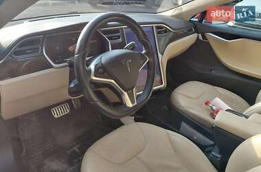 Лифтбек Tesla Model S 2013 в 