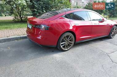 Лифтбек Tesla Model S 2013 в 
