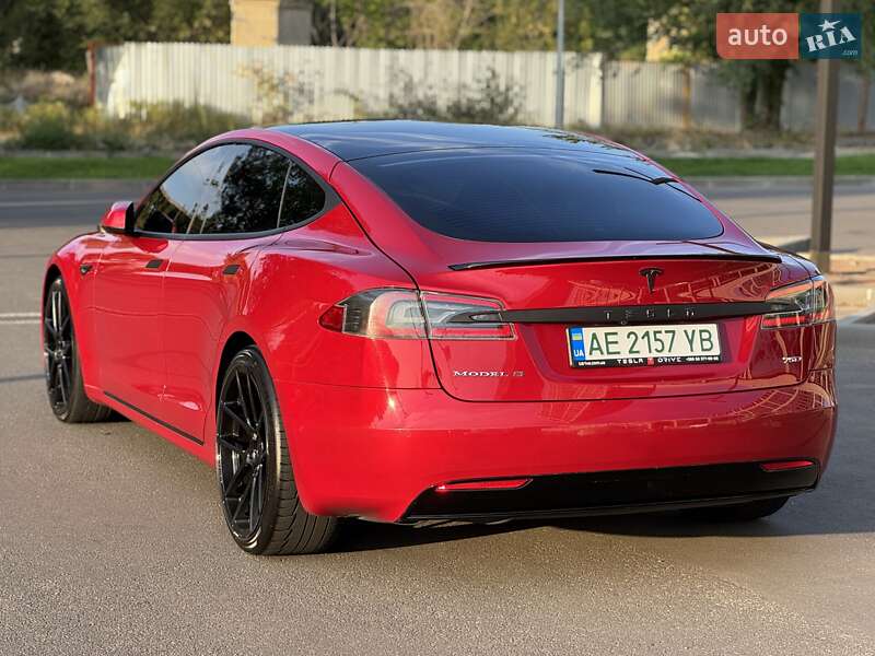 Лифтбек Tesla Model S 2017 в Днепре фото 3 Лифтбек Tesla Model S 2017 в Днепре