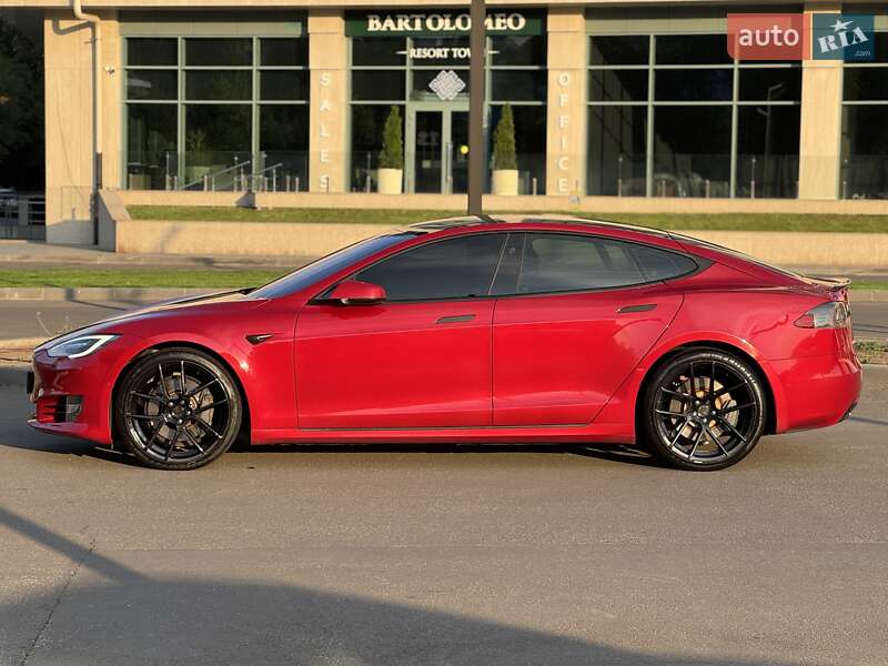 Лифтбек Tesla Model S 2017 в Днепре фото 7 Лифтбек Tesla Model S 2017 в Днепре