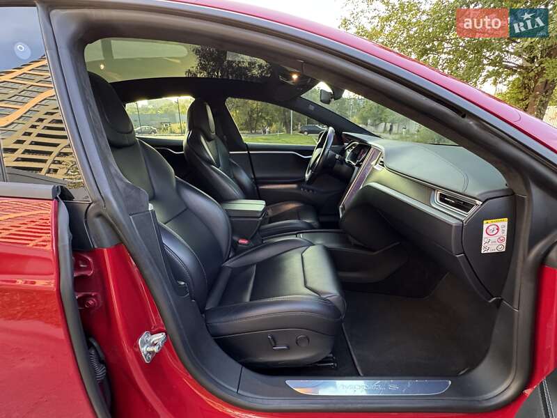 Лифтбек Tesla Model S 2017 в Днепре фото 17 Лифтбек Tesla Model S 2017 в Днепре