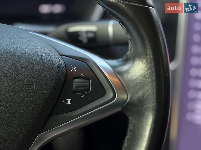 Лифтбек Tesla Model S 2017 в Днепре фото 26 Лифтбек Tesla Model S 2017 в Днепре