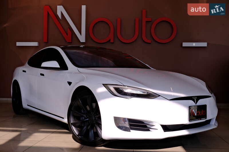 Ліфтбек Tesla Model S 2016 в Одесі