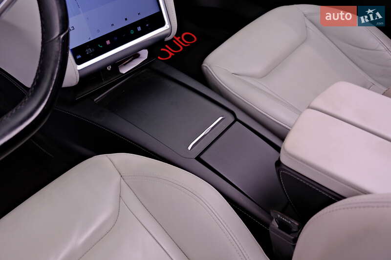 Лифтбек Tesla Model S 2016 в Одессе фото 25 Лифтбек Tesla Model S 2016 в Одессе